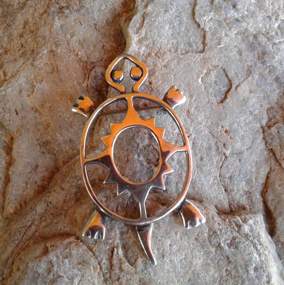 Sterling Silver Turtle Pin - Picture 4 of 6